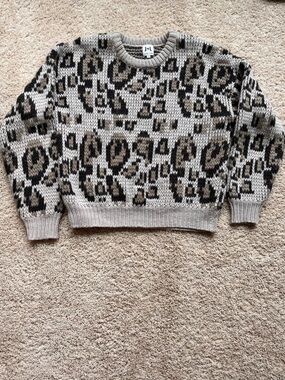 John + Jenn Neutral Leopard-Style Knit Sweater in Gray, Brown, Black